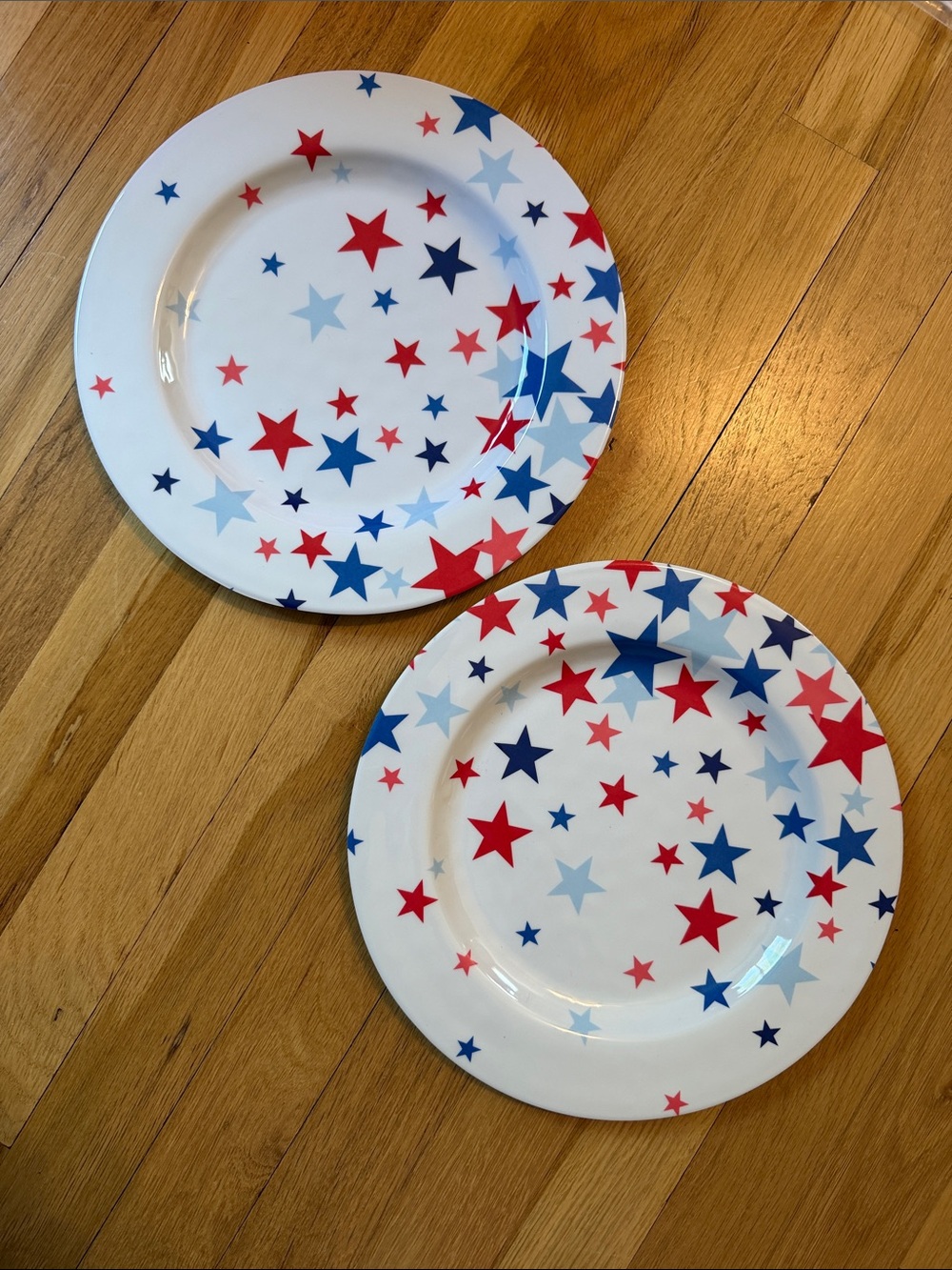 NWT Set of 2 - 10”White Star Pattern Dinner Plates – Dishwasher Safe